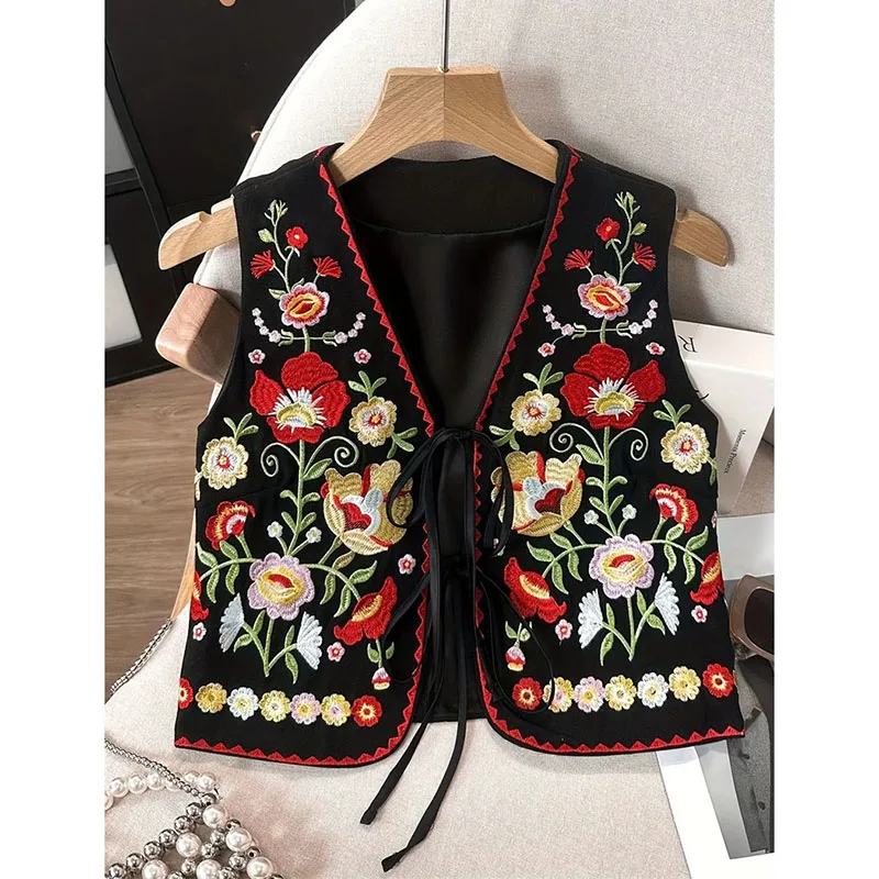 2026 New Women Vests Spring Summer Chinese Style Embroidered Vest Paired Retro Heavy Industry Embroidered Sleeveless Vest Jacket