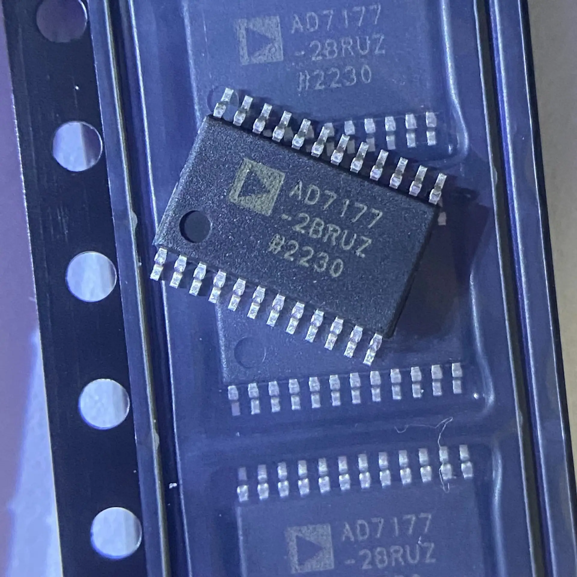 Ad7177-2bruz-rl7 AD7177-2Bruz AD7177 TSSOP-24 analog-to-digital converter chip
