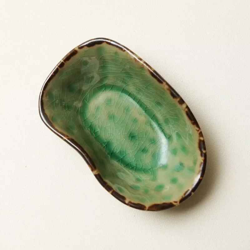Handmade Ceramic Seasoning Plate Crack Glaze Japanese Simple Design Irregular Shape Small Vintage Sauce Dish for Home Kitchen