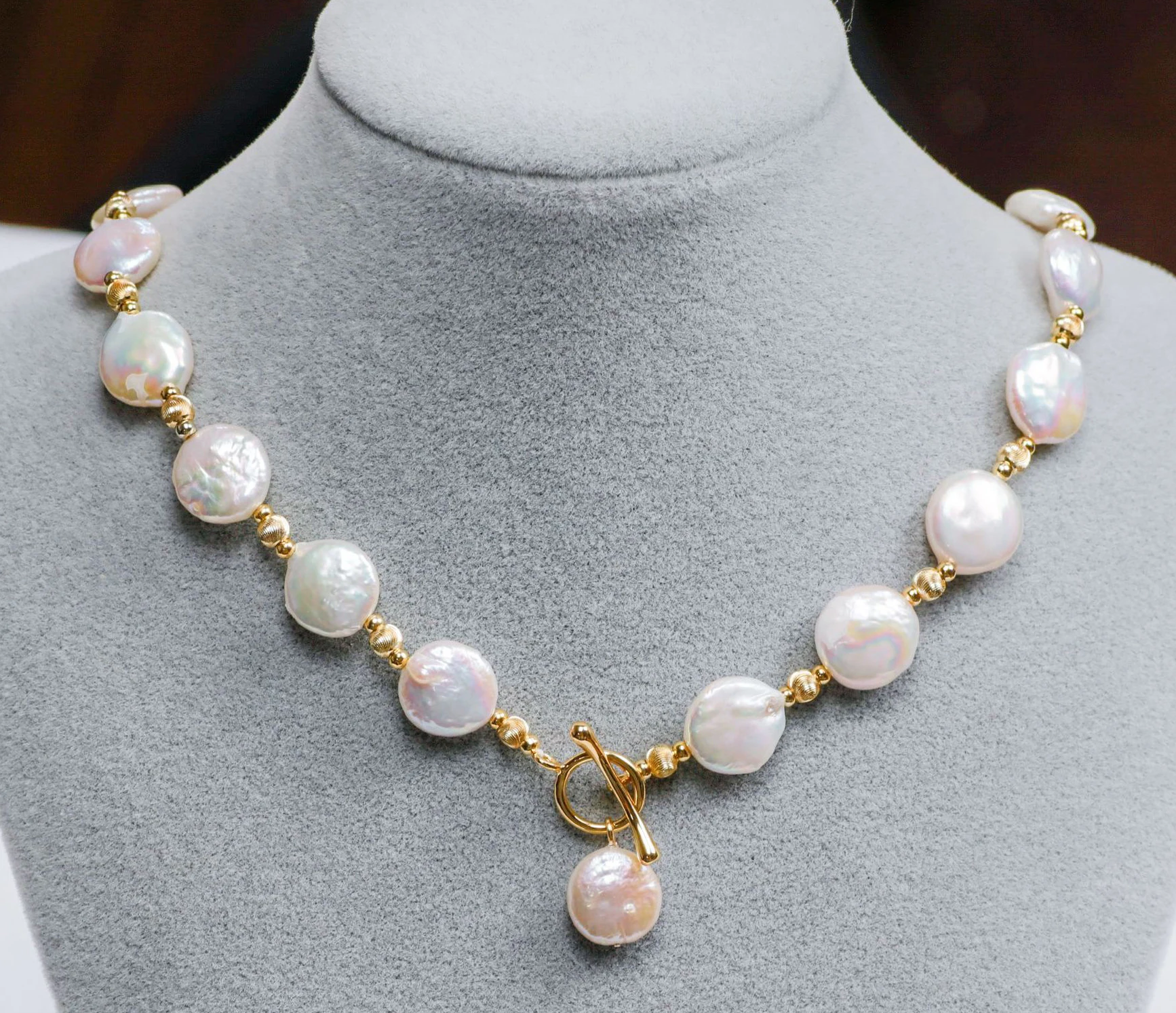 

Free Shipping 17inch Hot Huge AAA 5-6mm & 13-14mm south sea white coin pearl necklace GOLD CLASP