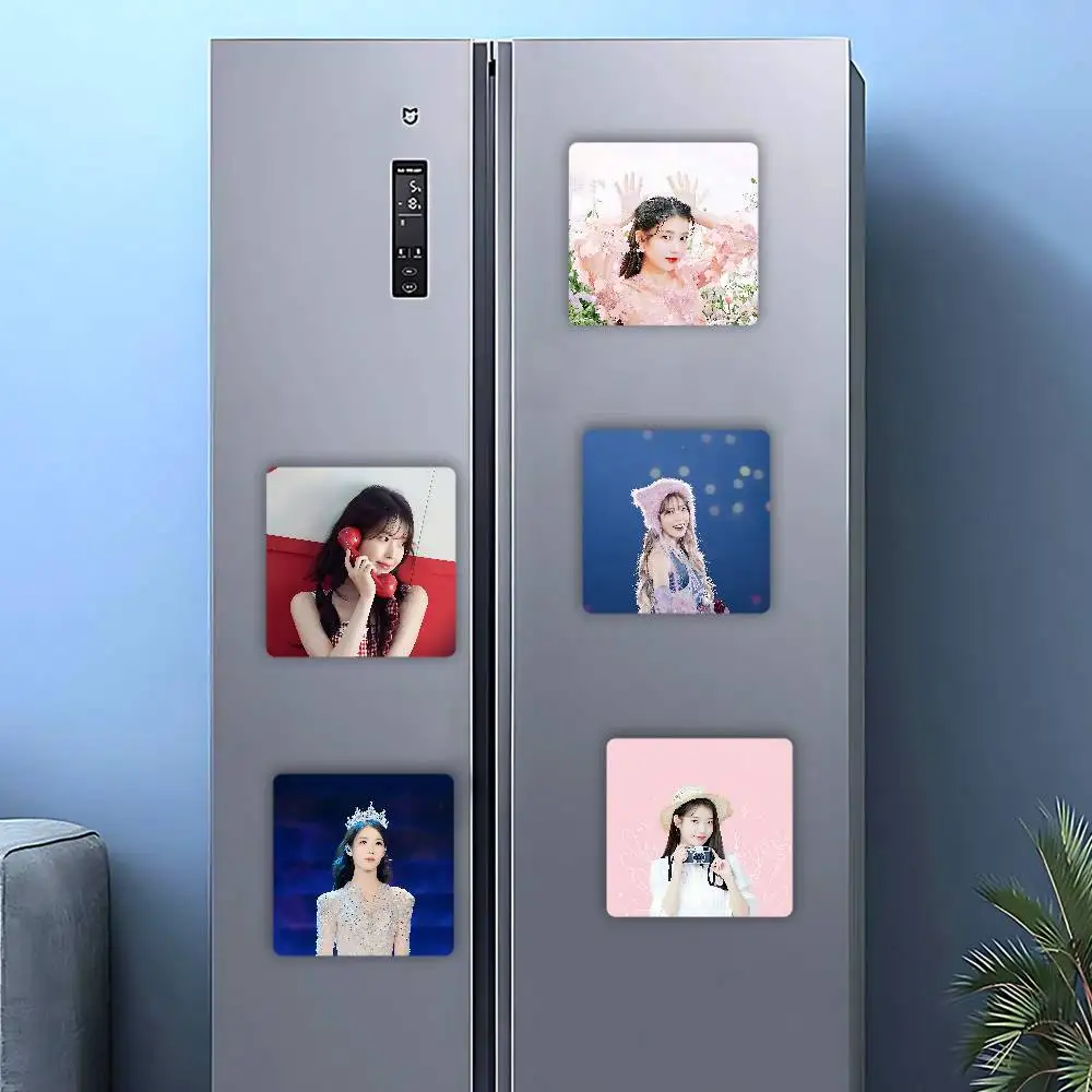 Singer I-IU Photo F… - image