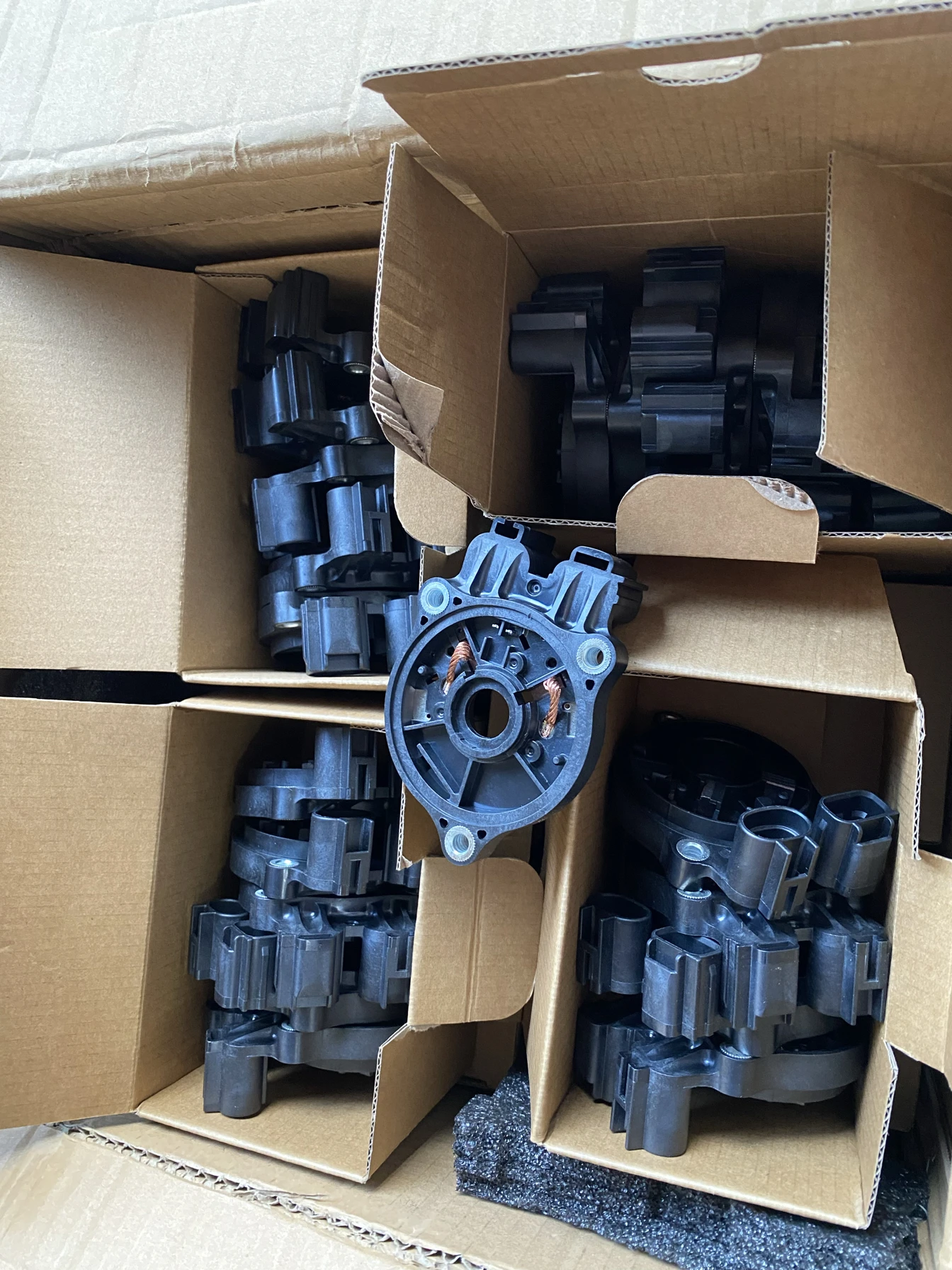 Leiling Shuangqing Corolla Hybrid CT200 Prius Vice-factory carbon brush bracket motor motor vacuum booster pump