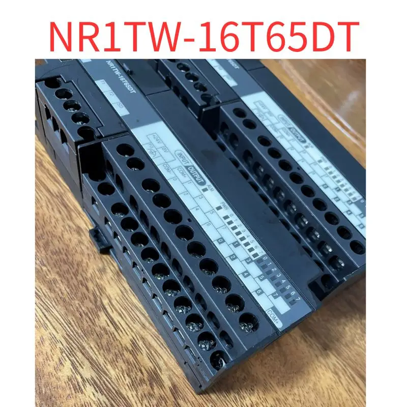 Módulo PLC Fuji NR1TW-16T65DT de segunda mano