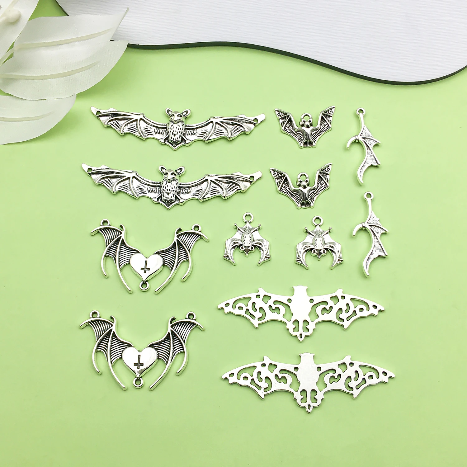 10/12pcs Antique Silvery Halloween Decorations Charms Alloy Metal Bat Pendants for DIY Jewelry Making Accessories