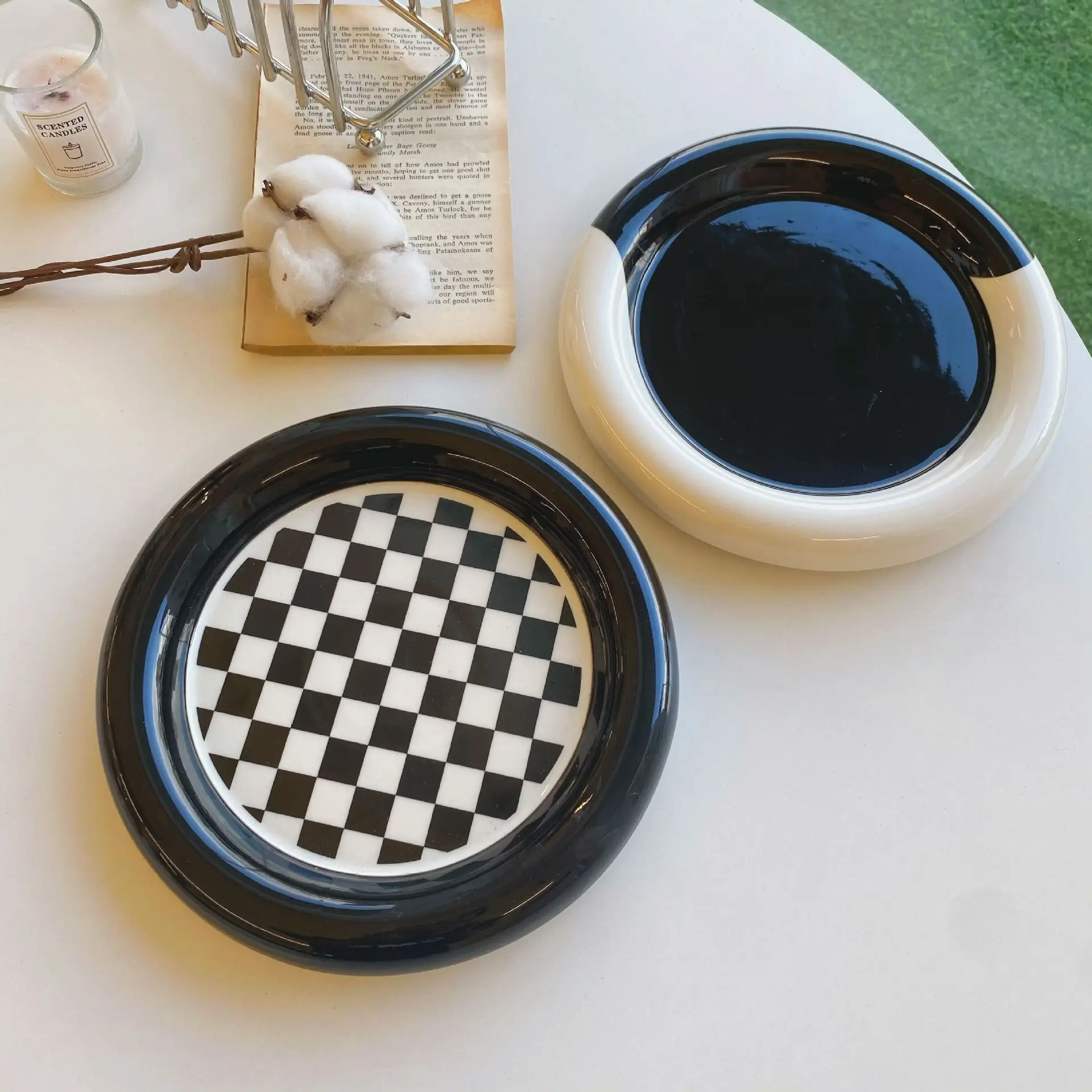 Black and White Checkerboard Pattern Chubby and Fluffy Plate High-end Feeling Underglaze Color Dessert Plate Breakfast Plate