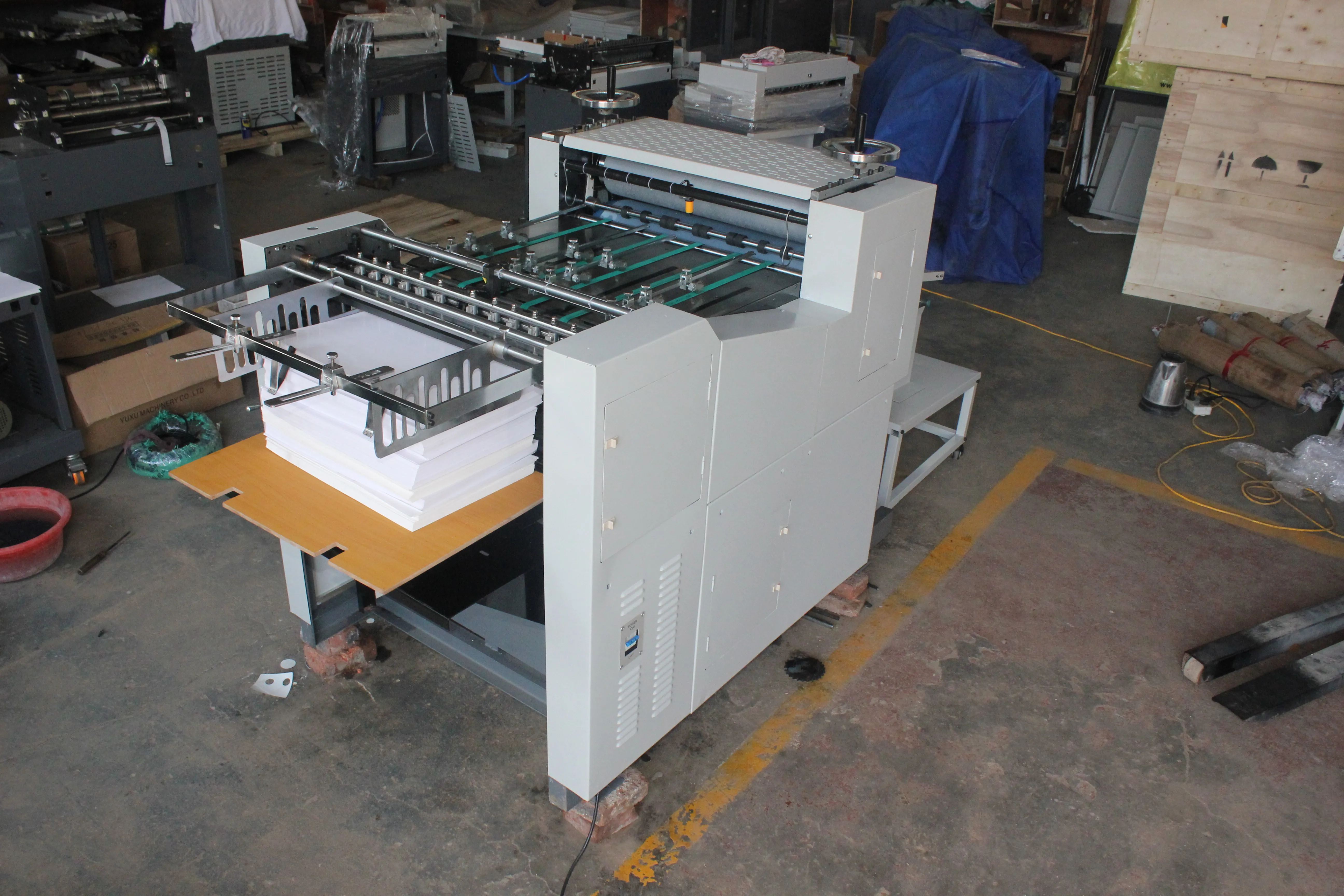 Fully Automatic Cnc Design Embossing Machine on Brass Plates for Clothing Paper and Leather