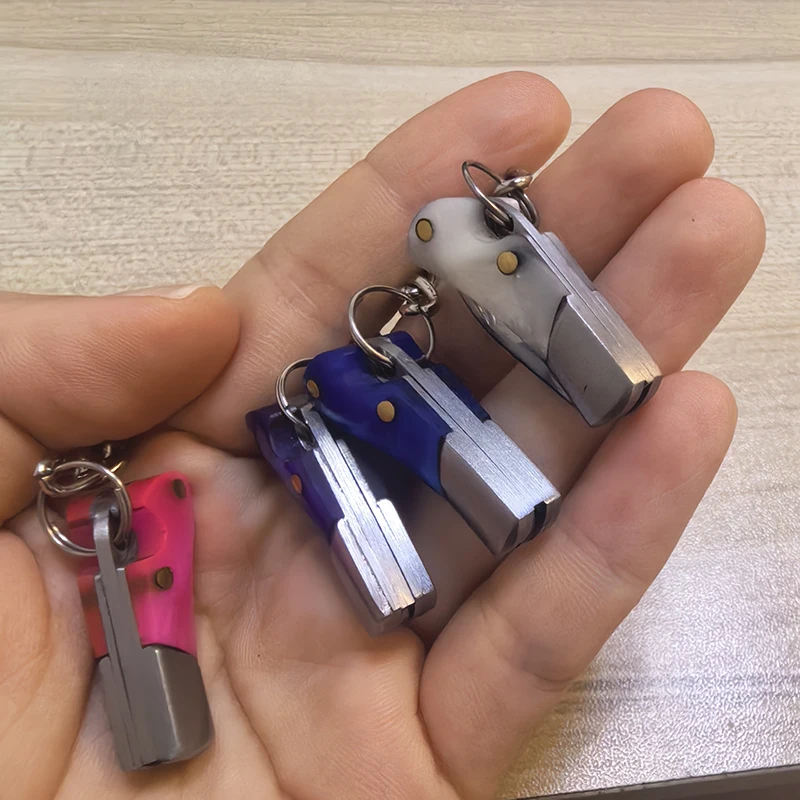 100pcs Acrylic Mini Folding Knife Pendant Brass Wood Keychains Sharp Small Blade Portable Hanging Outdoor Camping Unboxing Knife