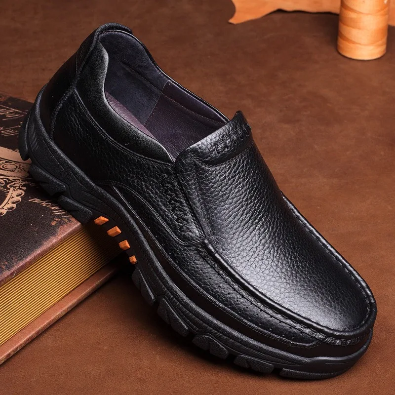 Handmade Leather Men Casual Shoes Soft Sole Comfortable Loafers for Men Fashionable Slip-on Driving Shoes Non-slip Business Shoe