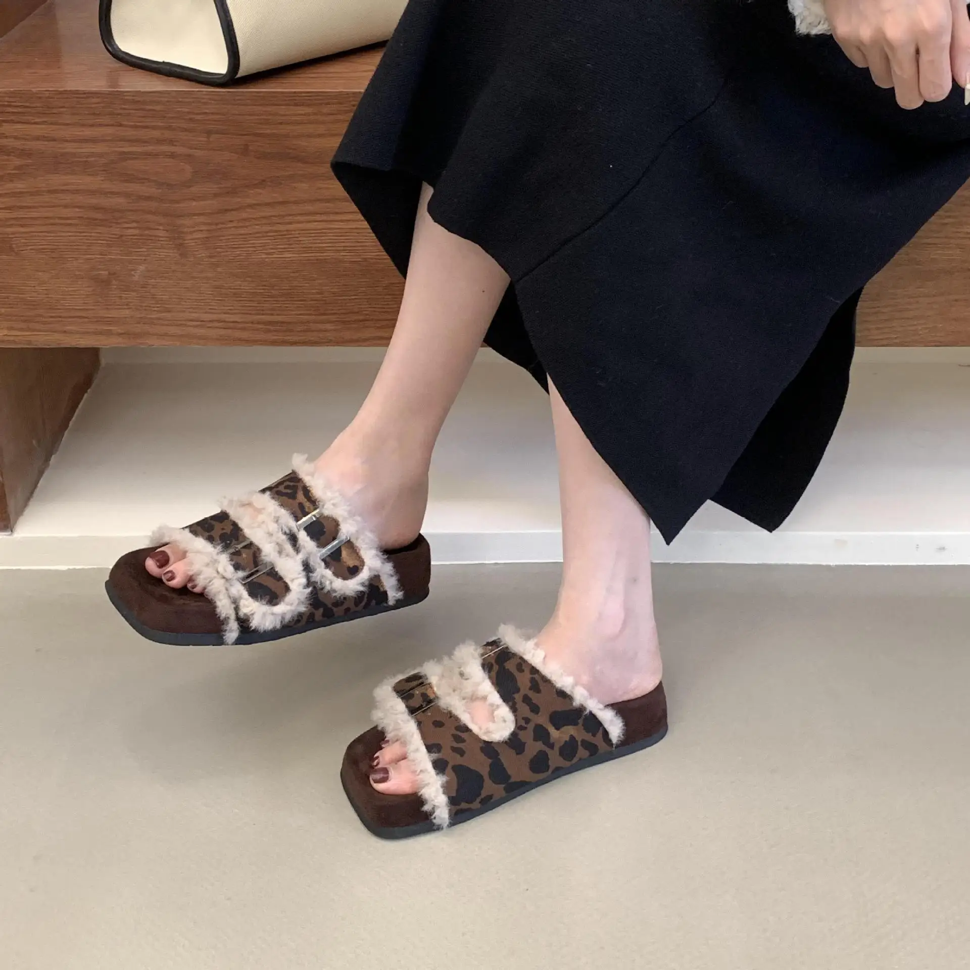 House Slippers Platform Shoes Low Slipers Women Slides Fur Flip Flops 2024 Plush Rome PU Fabric Rubber Retro Hoof Heels Shoes Wo