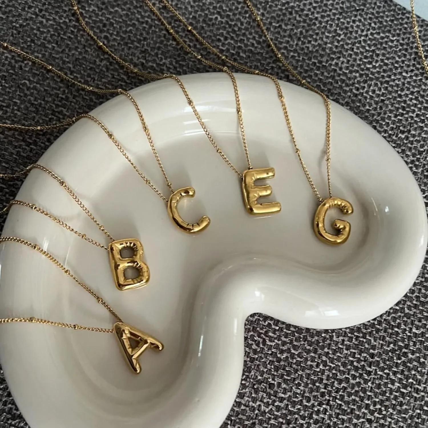 황금 초기 펜던트 뚱뚱한 편지 목걸이 여성 스테인레스 스틸 목걸이 클립 비드 체인 보석 여성 생일 선물 2025