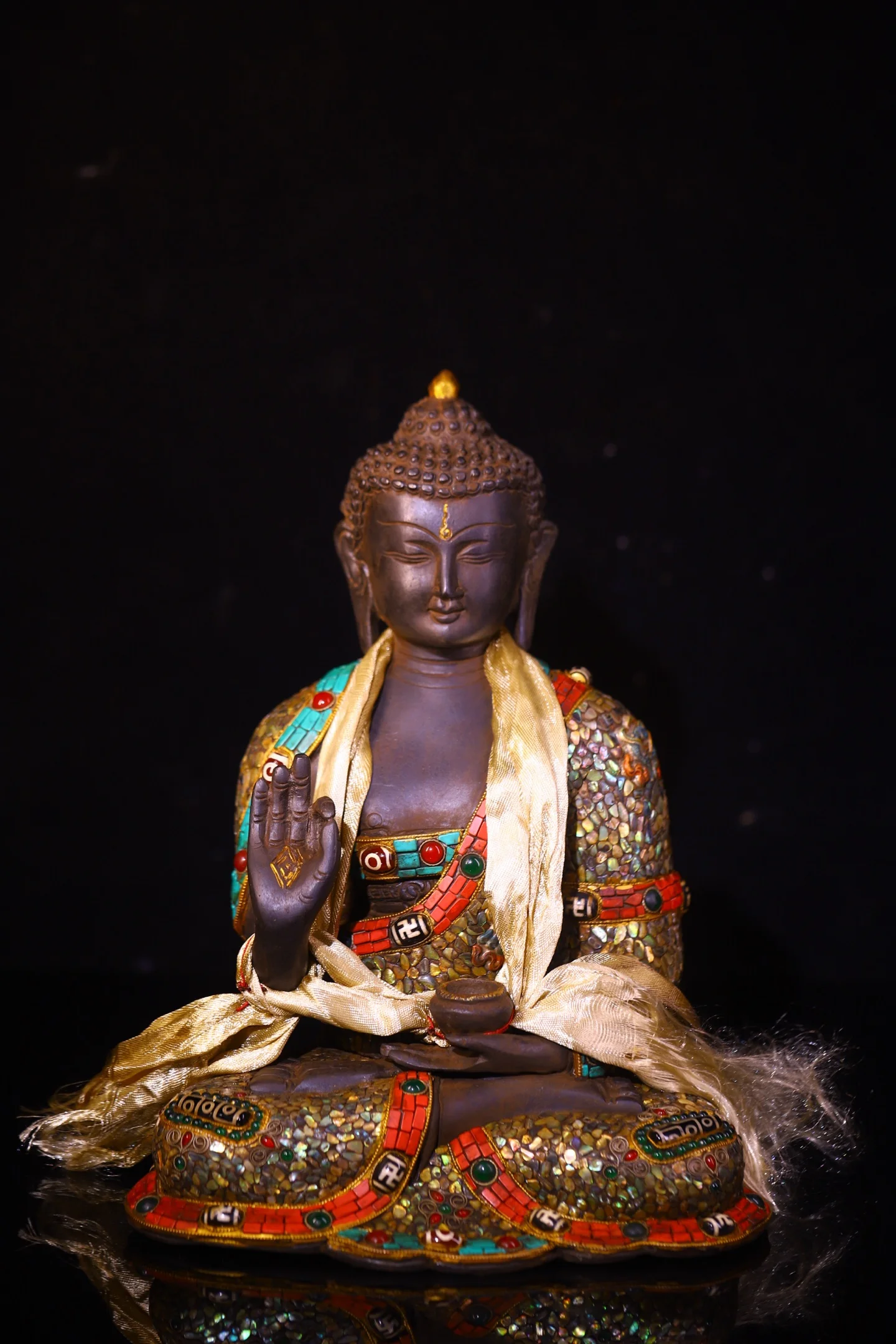 

12"Old China Collections Old Bronze Cinnabar Painted Mosaic Gem gZi Beads Shell Parinirvana Sitting Buddha Worship Hall