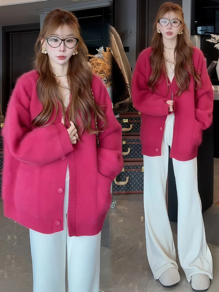 سترة محبوكة فريدة من نوعها بلون نقي فريدة من نوعها جميلة على شكل حرف V طويلة Sve للخريف والشتاء سترة نسائية مضادة للتربة