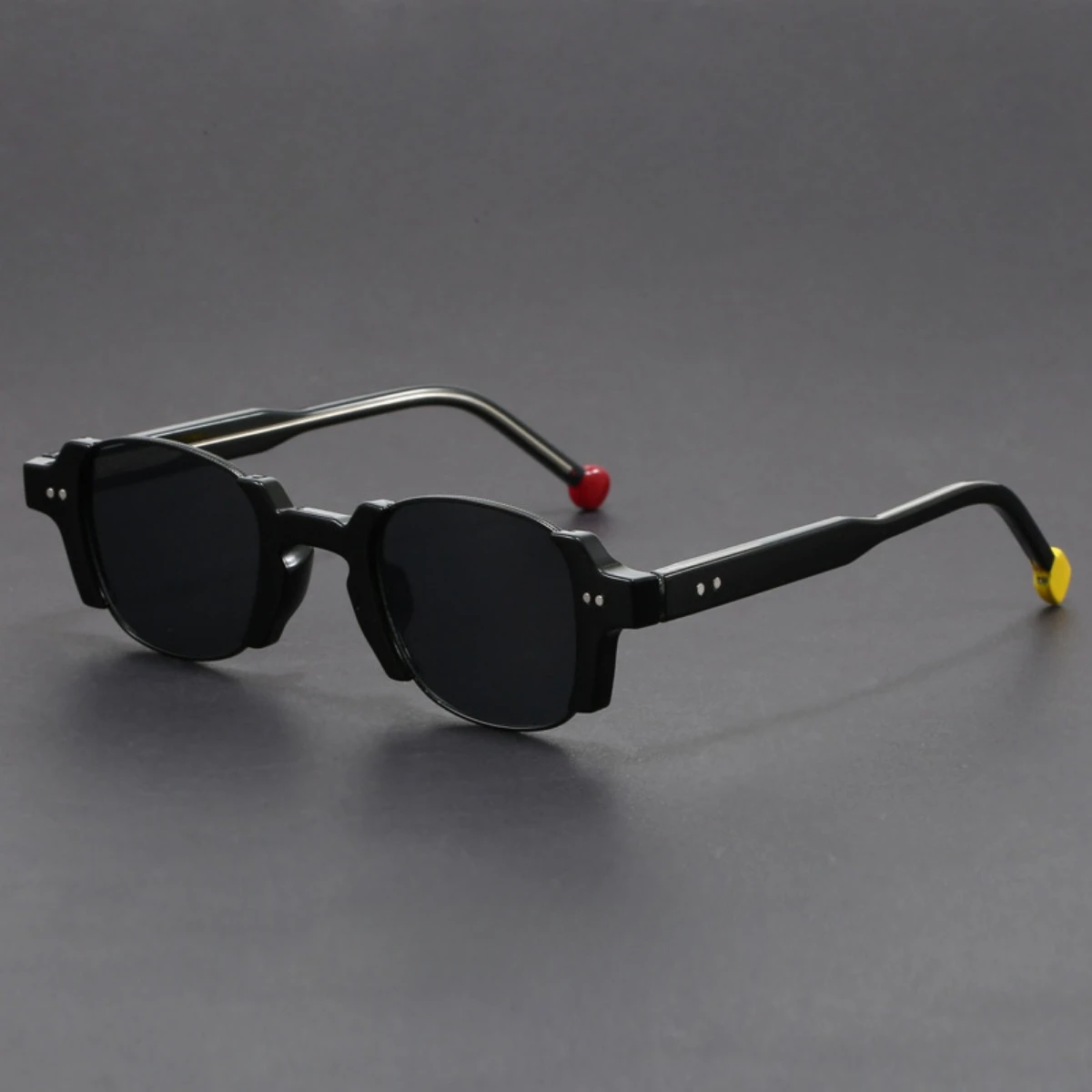 Beliebte Fashion Square Damen Punk Sonnenbrille Retro Nieten Herren Beliebte Grün Blau Sonnenbrille Farbverlaufsglas UV400