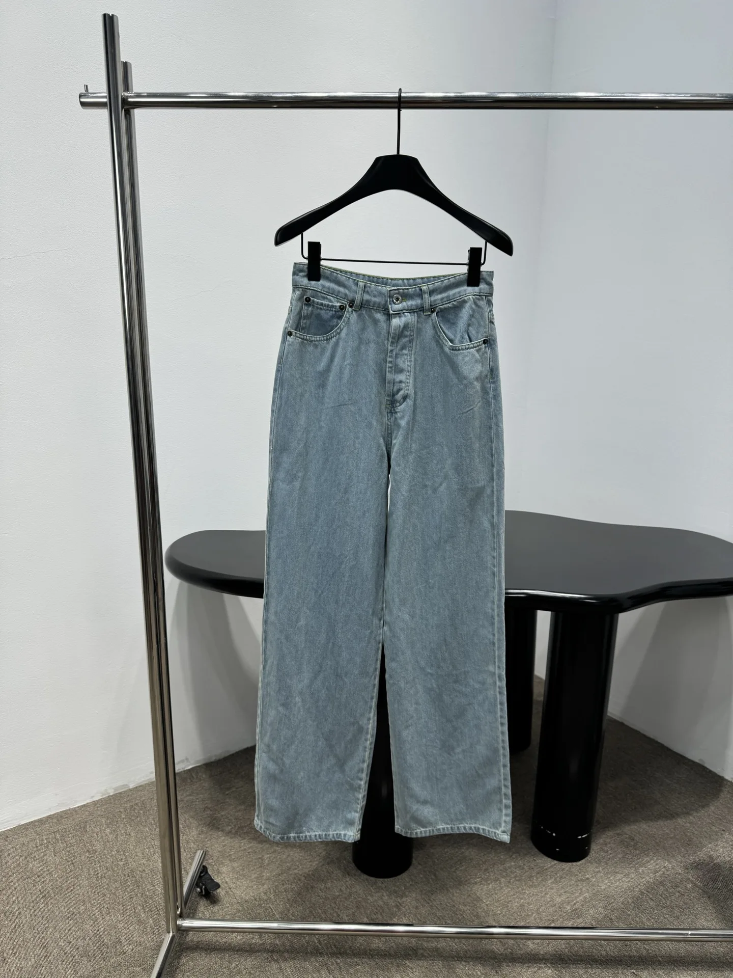 

Slimming Light Blue Washed Denim Jeans High Waist Straight Leg Embroidered Letter Back Pocket Fashionable Women's Summer Pants