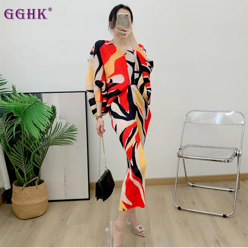 

GGHK Miyake Pleated Clashing Color Stripe Printed Dress V Neck Bat Sleeve Design Loose Plus Size Casual Party Dresses