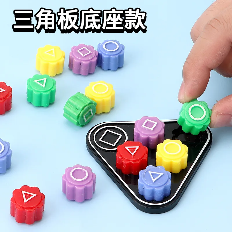 Gioco tradizionale di decompressione delle pietre afferranti