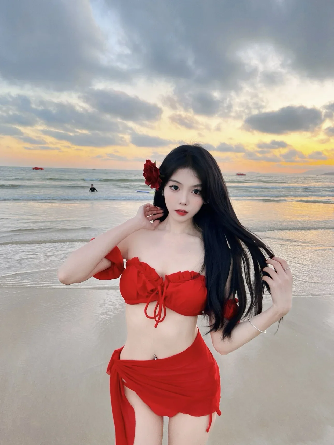 Strój kąpielowy damski 2025, seksowne bikini, seksowny styl europejski i amerykański, retro czerwony dwuczęściowy strój kąpielowy damski z wkładkami w biuście, czysta pokusa.