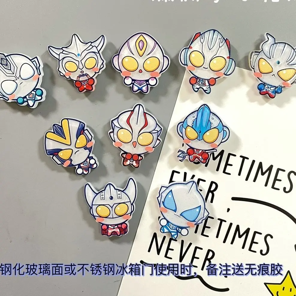 Imán Creativo de Dibujos Animados de Ultraman, Linda Decoración Acrílica para el Hogar, con Imán en la Parte Posterior, Pequeño y Exquisito