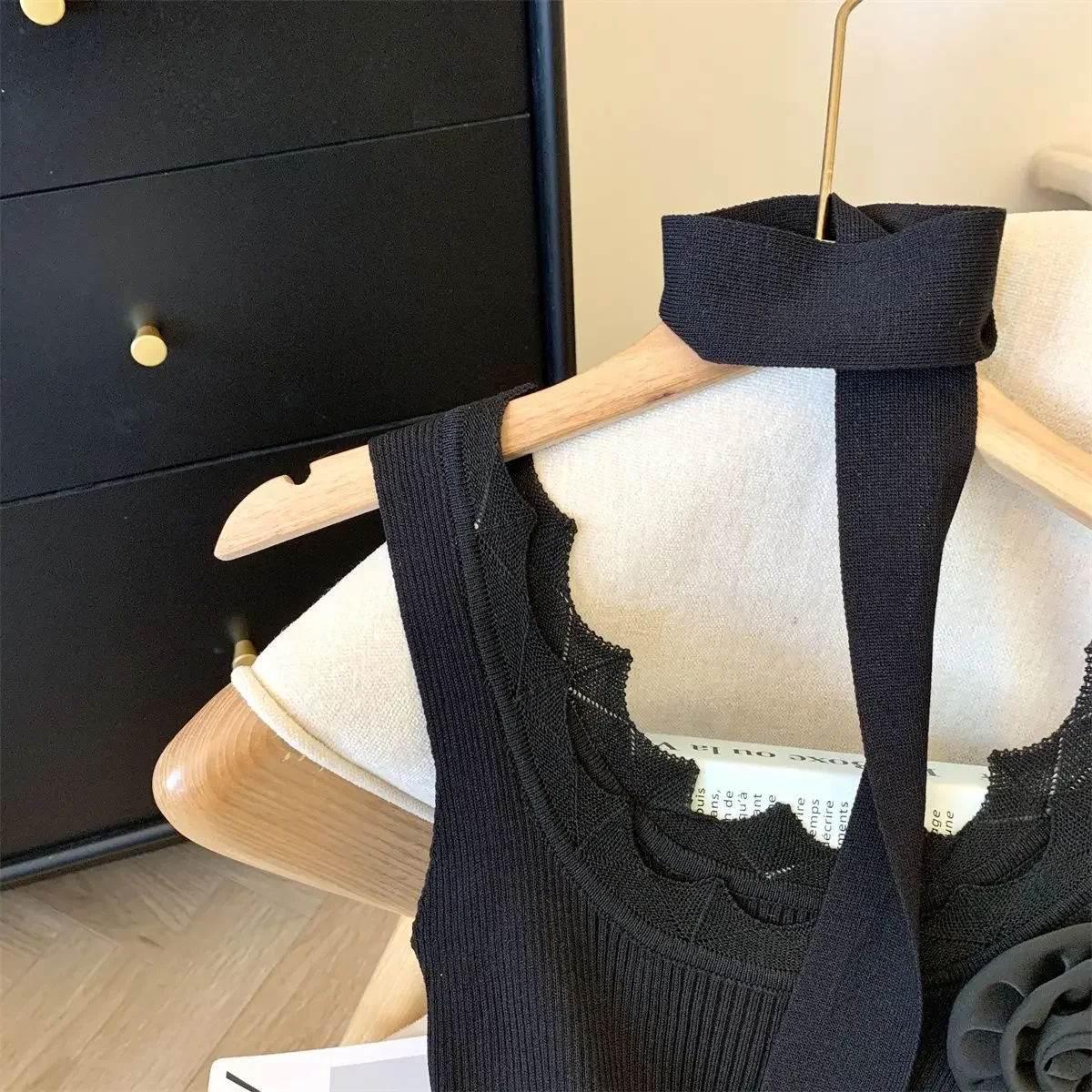 Yellow Fungus Edge Three-dimensional Small Flower Knitted Small Vest Women's Summer New Sweet Hot Girl Streamer Thin Cropped Top