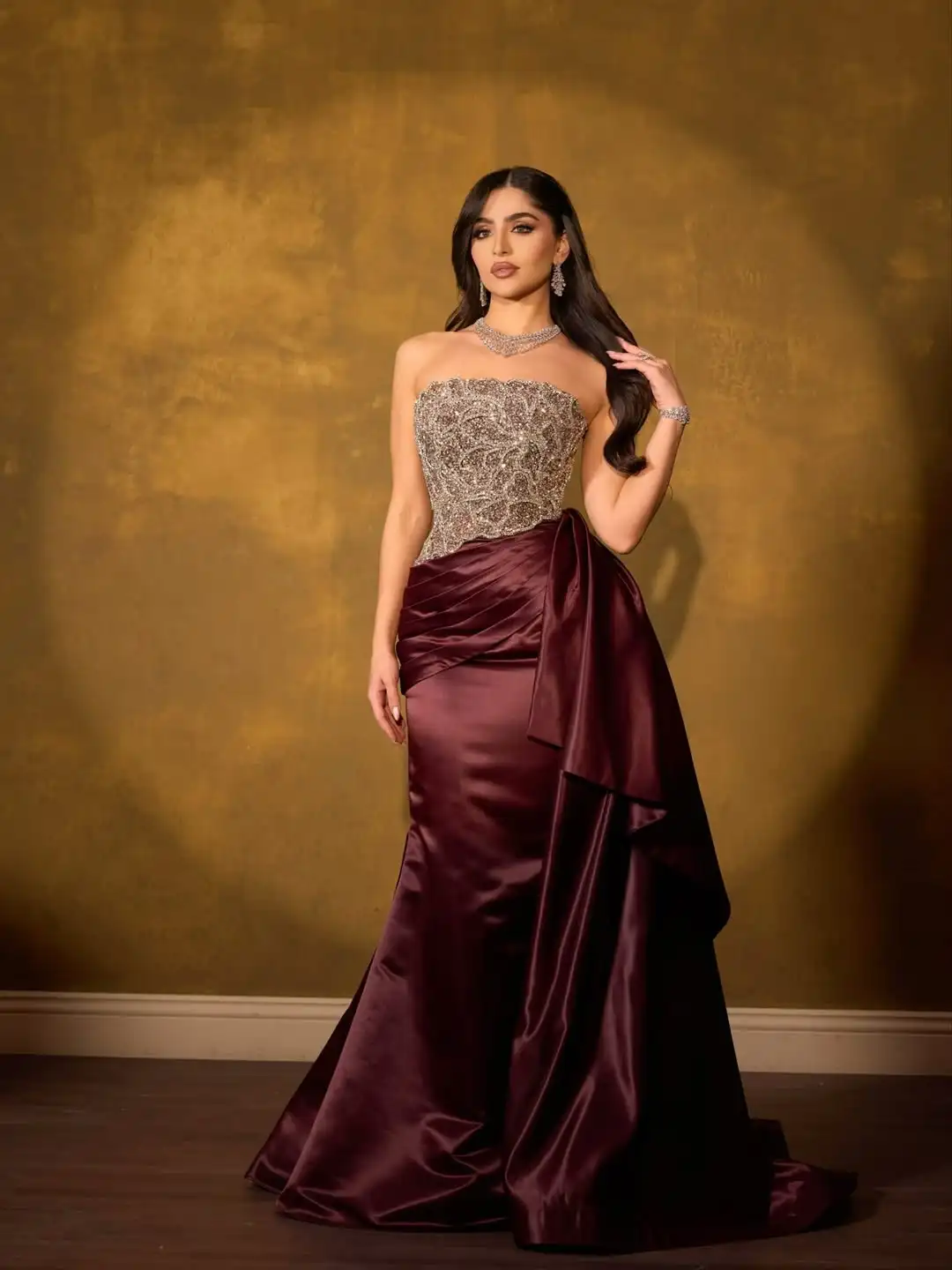 

Ofherown Luxury Handmade Beaded Mermaid Formal Prom Dress Burgundy Strapless Ruched Satin Evening Gown for Women Prom Gala Party