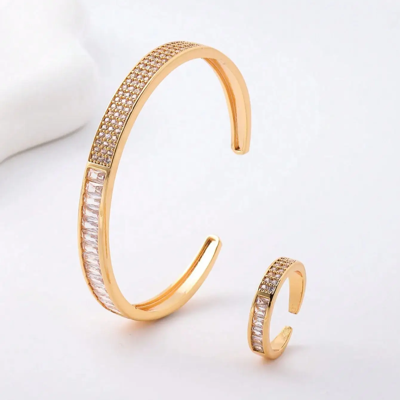 A new European and American trend minimalist niche micro-inset zircon asymmetric open bracelet ring set