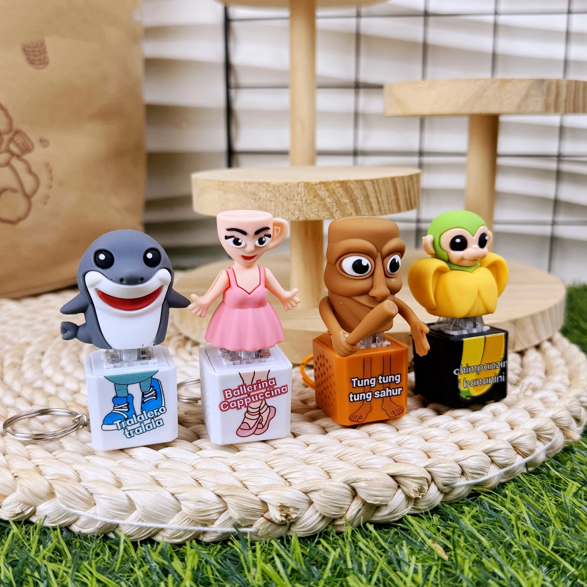 Nuevo Brainrot bolsa de juguete clásica llavero de coche colgante Tralalero Tralala llavero botón de sonido luminoso Tungtung Sahur regalo de Halloween