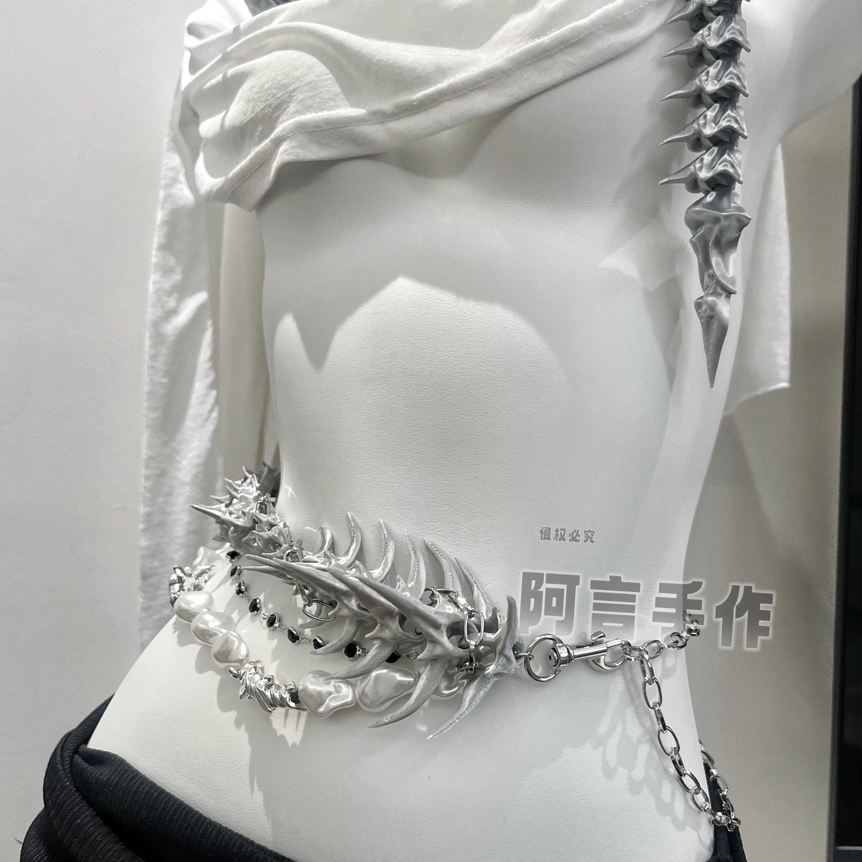 Cyber Metallic Spine Pearl Beaded Waist Chain Super Immortal Body Chain Light Luxury Sexy Belt Accessories