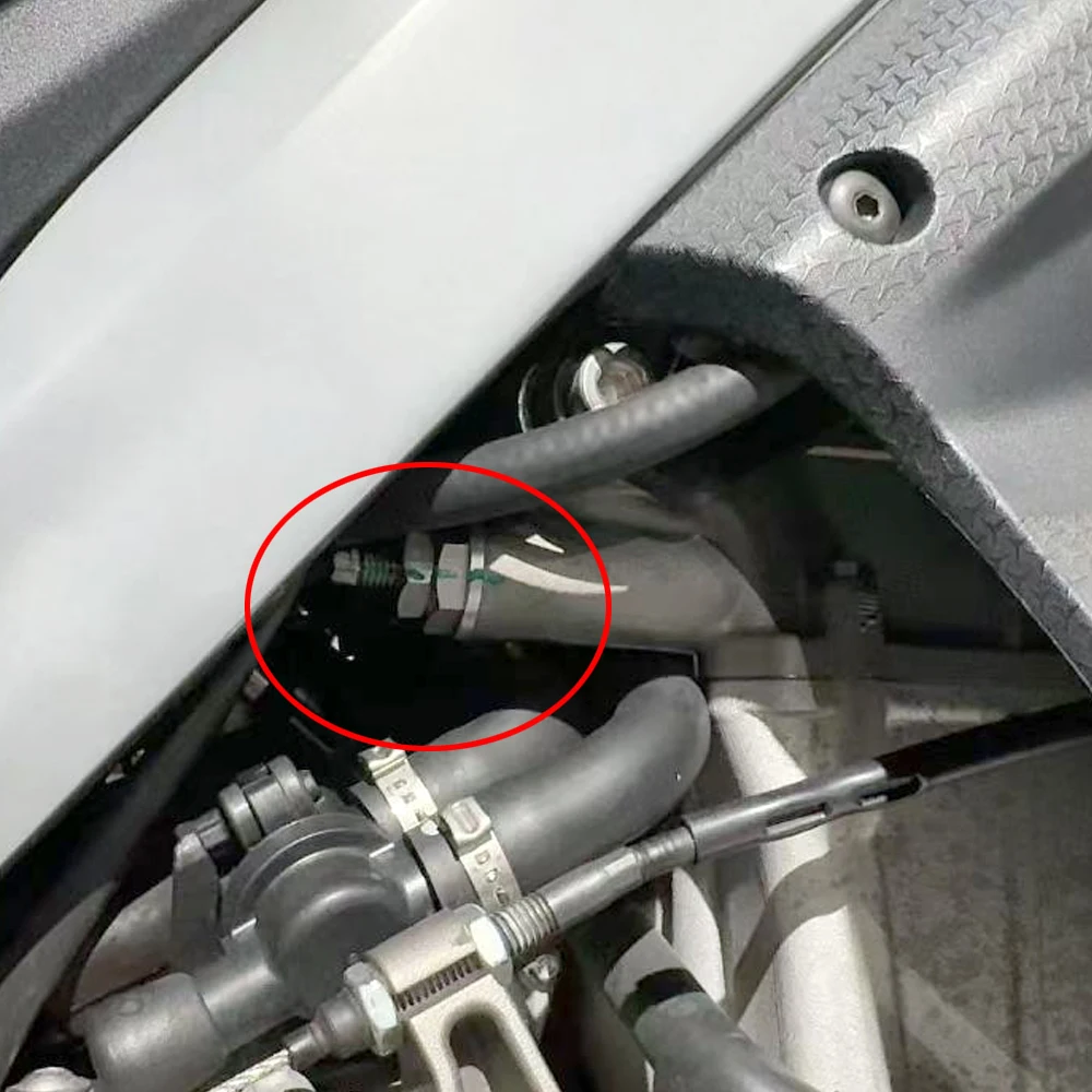 CNC Manual Timing Cam Chain Tensioner Adjuster For Aprillia 660 RS / Tuono / Tuareg 660 from 2020-Newer Models 1A015611 2A000111