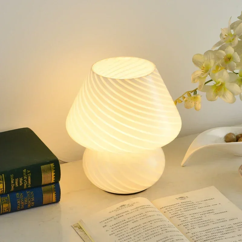 

French Style Medieval Cream Mushroom Table Lamp Living Room High-end Bedroom Bedside Atmosphere Decorative Lamp