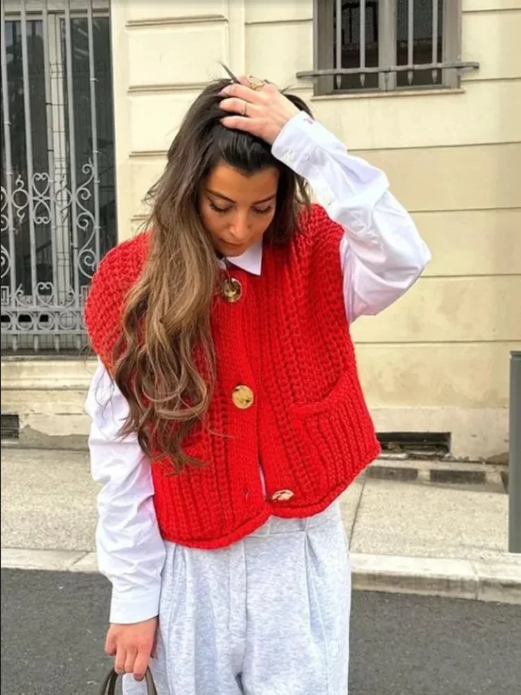 Fashion Women Knit Cardigan Vest Casual Red Sleeveless O-neck Metal Button Sweater Tank Top Lady Knitted Waistcoat  High Street