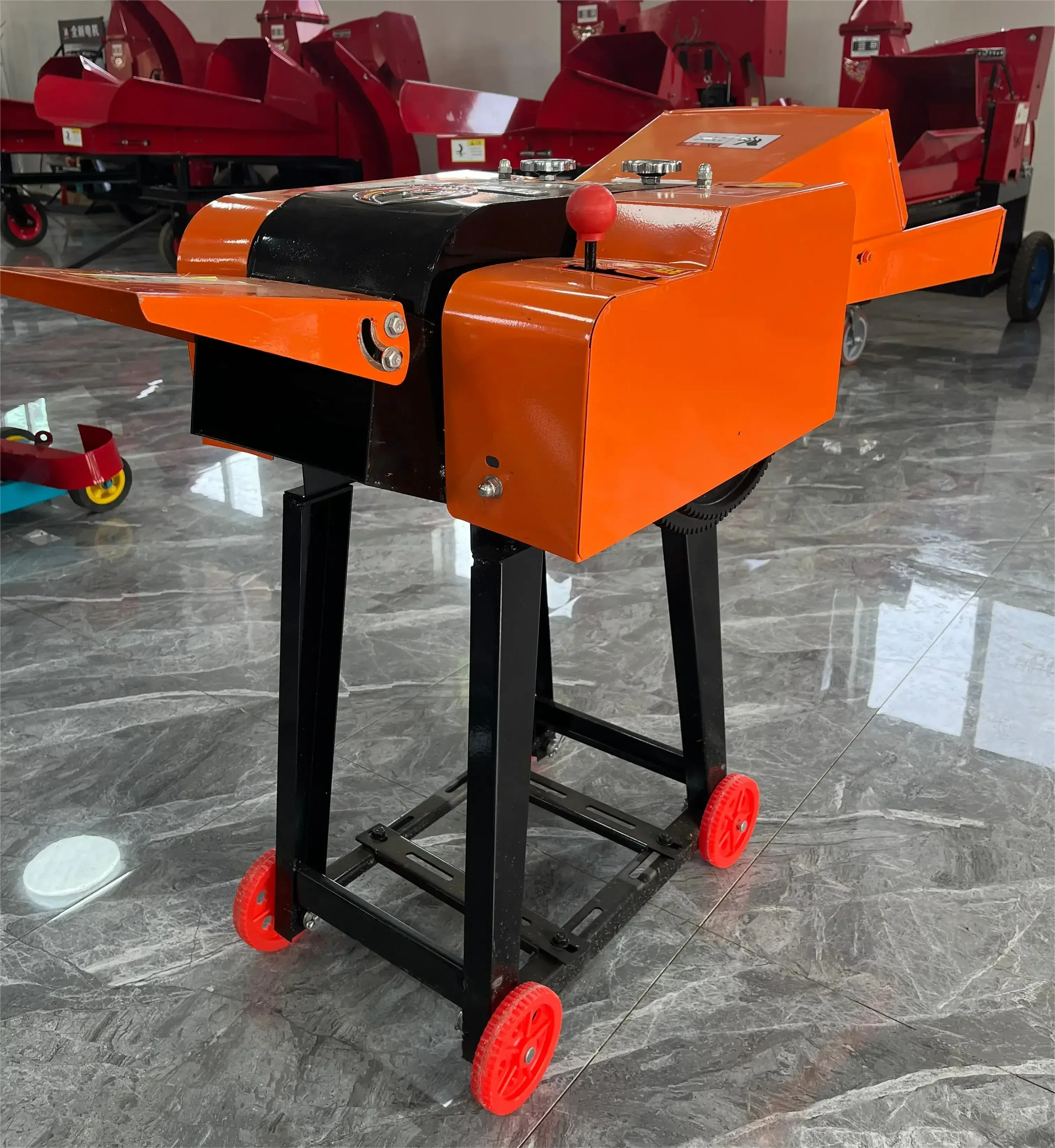 صغيرة سيلاج العلف العشب المروحية ساق الذرة القش كسارة القش ل الماشية آلة تقطيع القشر مزرعة تغذية الحيوان 2-3 طن/ساعة