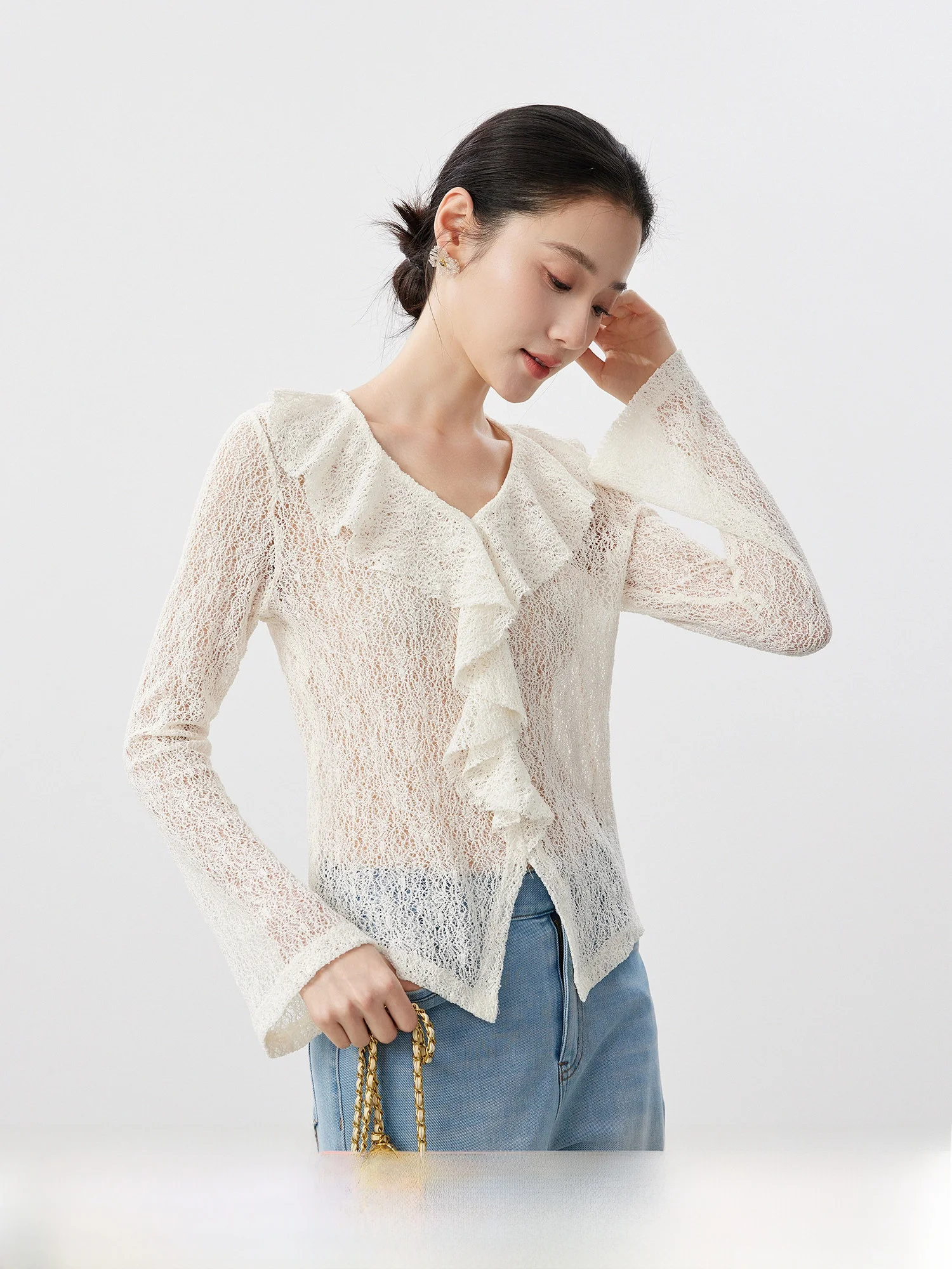 

Elegant V-neck Bell Sleeve Shirt Women's Soft Beautiful Lace Texture Spring New Style Polyester Fiber Long Sleeve Short Length