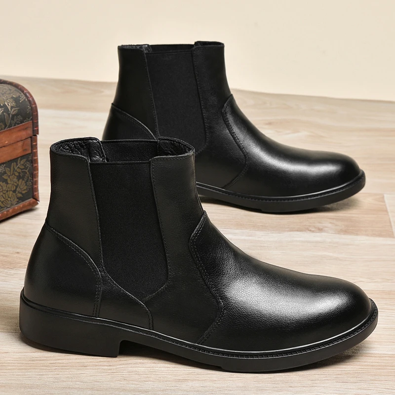 รองเท้าบูทเชลซีแบบลำลองสำหรับผู้ชายระดับไฮเอนด์ พื้นหนา เรียบง่าย มีสไตล์ ให้ความอบอุ่น ทรงกลางข้อ ไซส์ใหญ่ (38-48)