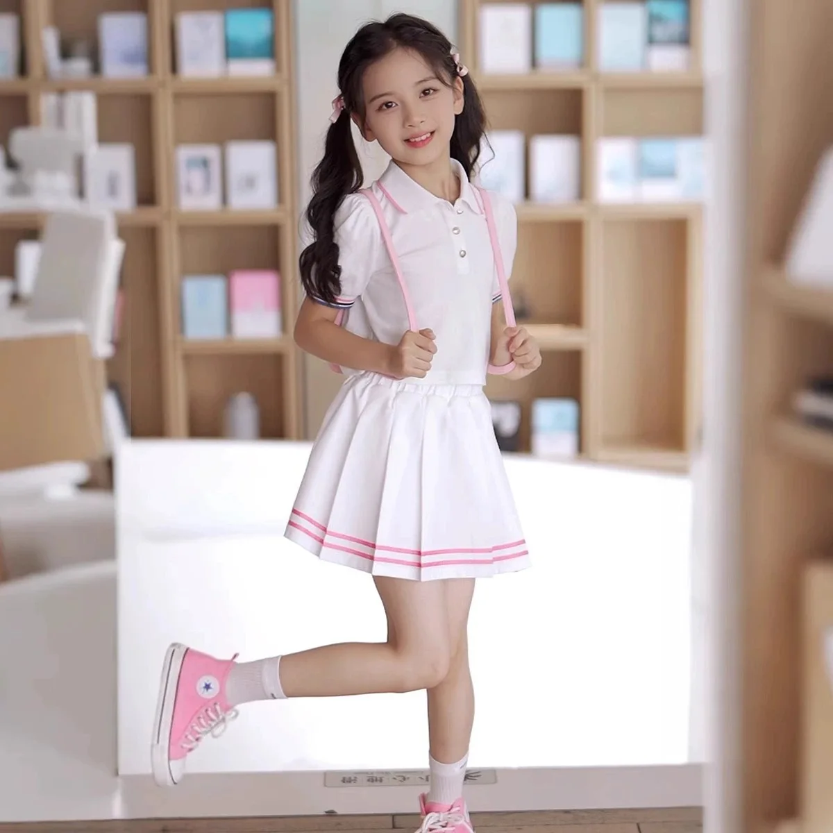 تي شيرت أبيض مخطط لربيع وصيف 2026 بدلة رياضية + شورت تنورة صغيرة بطيات للفتيات المراهقات 4 6 7 8 9 10 11 12 سنة #5