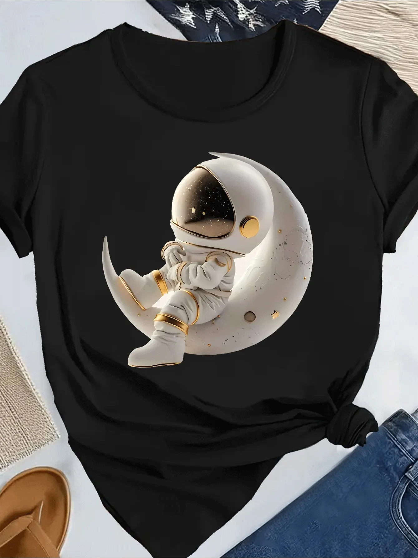 

Круглая повседневная летняя женская футболка из полиэстера средней эластичности со звездами полумесяца и графическим принтом космонавта с космическим принтом