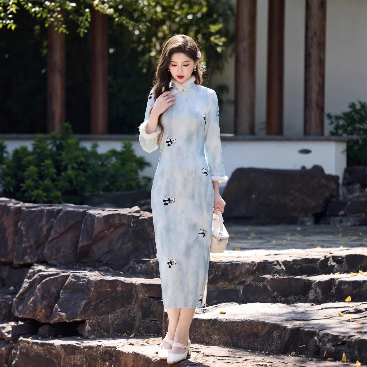 New Chinese Style Modified Cheongsam Skirt for Autumn and Winter 2025 New Thick and Warm Long Dress Qipao
