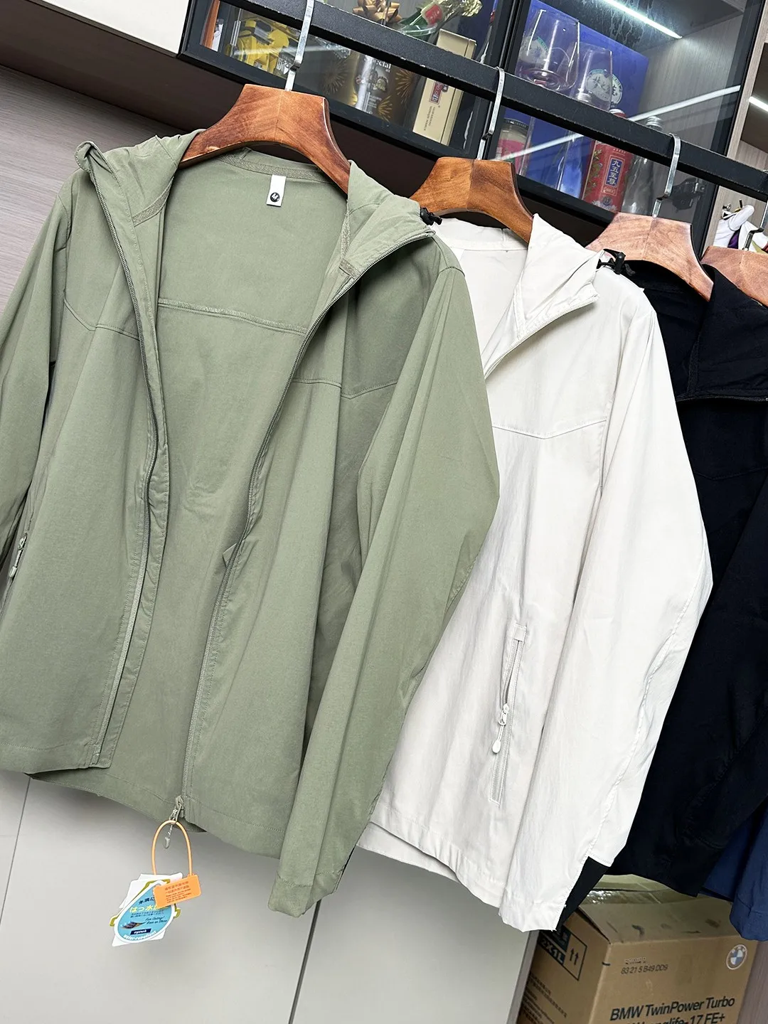 

Свободная унисекс-куртка с капюшоном, водонепроницаемая, эластичная в четырех направлениях, функциональный стиль, длинный рукав, на молнии, уличная одежда