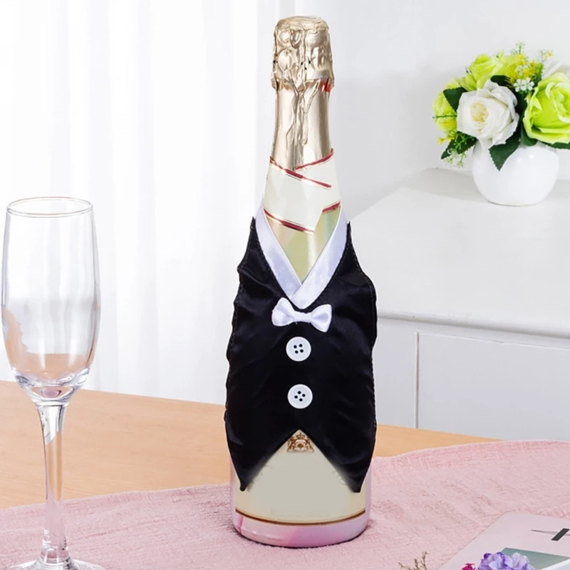 2pcs/set Wedding Wine Bottle Cover Bride Groom Dress Wraps Wedding Party Toasting Wine Glasses Decor Party Gift Ornament