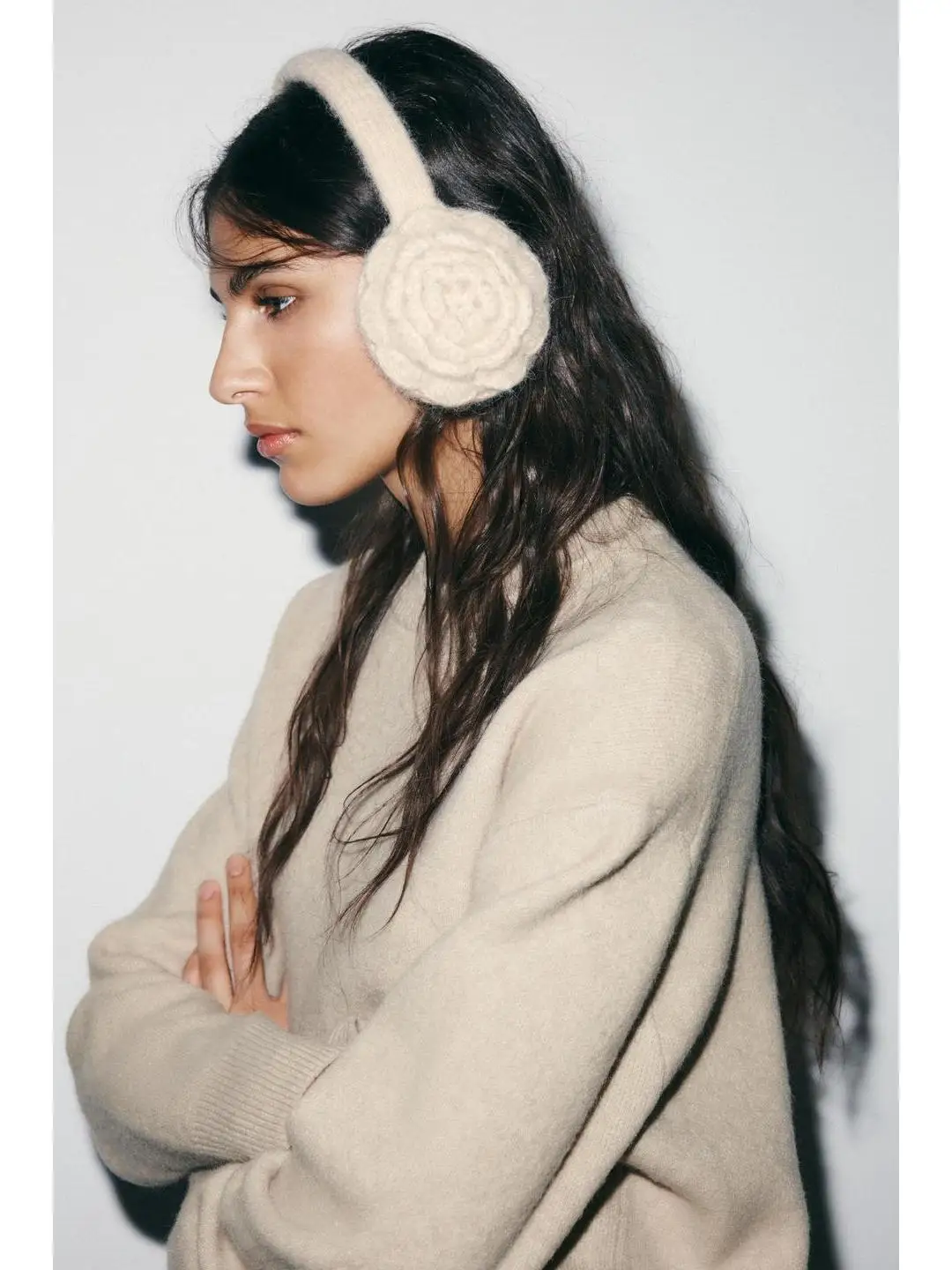 

Sweet Faionable Knitted Ear Muffs with Knot Design for Women Winter Workwear Two-Piece Set Other Pattern