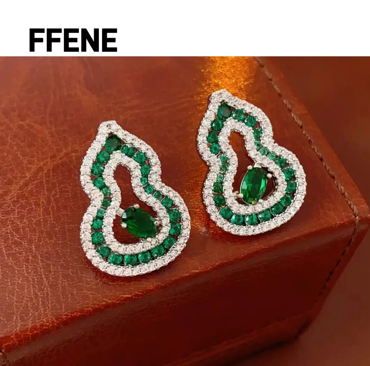 

Hot-selling emerald zircon hollow gourd earrings, luxurious court style earrings, versatile, high-end feeling, Chinese style ear