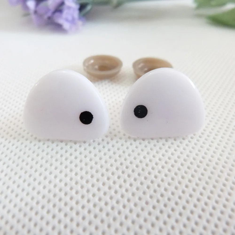 

30pcs/lot 16x20mm Triangle shape white with black dot eyes plastic safety eyes with soft washer