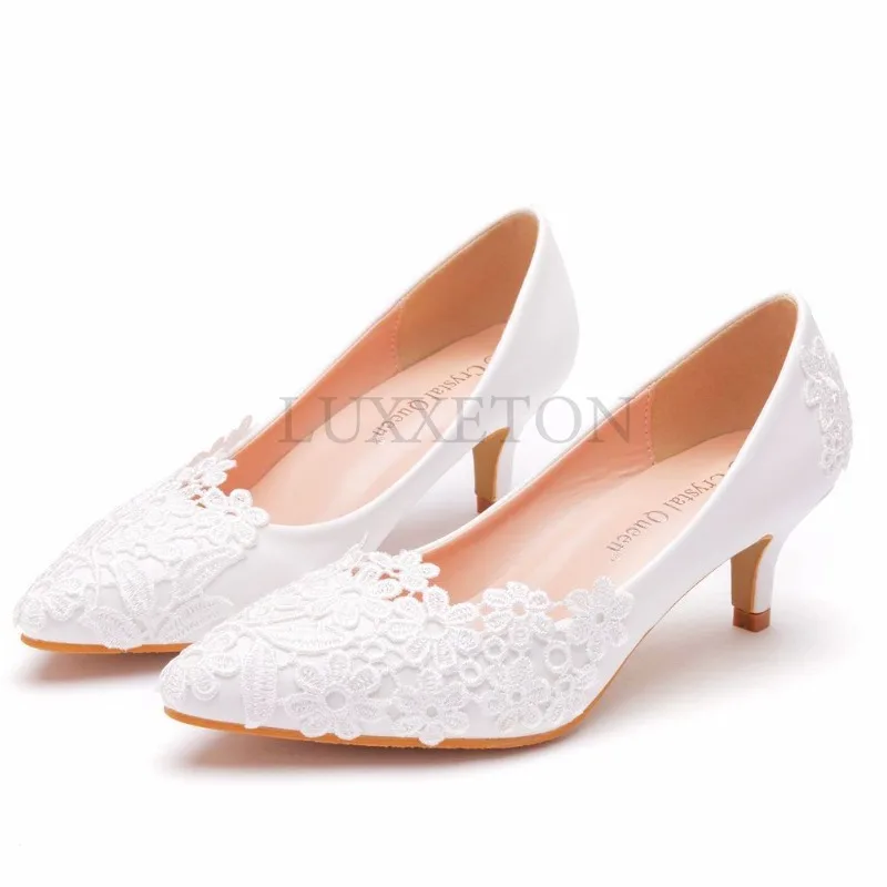 Elegant and Minimalist Lace Flower Upper Wedding Shoes White 5cm Pointed High Heels Bride Taking Wedding Photos Adult Shoes