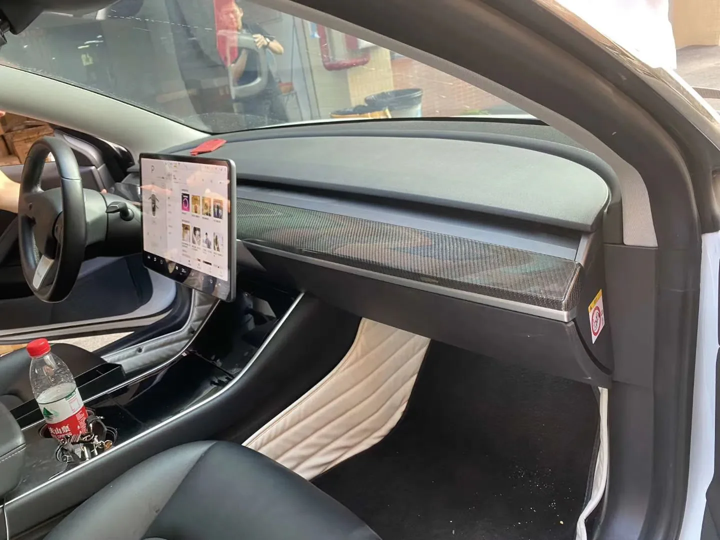 

Для Tesla Model 3 сухие накладки на приборную панель из углеродного волокна, 1 шт./компл., внутренняя крышка, автомобильные аксессуары, авто глянцевая черная панель Multi-Meida