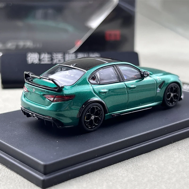 모터 갤러리 다이캐스트 1/64 스케일 알파 로메오 GTAM 쿠페 자동차 모델 합금 알파 로메오 GTAM 장난감 자동차 모델 수집용 장식품