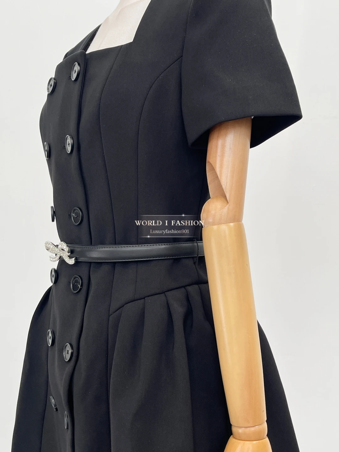 2025 Новое элегантное женское черное мини-платье с коротким рукавом