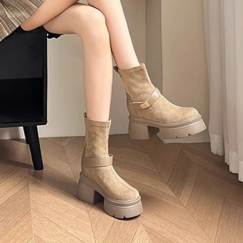 

Platform Women's Fashion Hot Seller High Boots Mid Heels Designer 2025 Winter Boots Walking Trend Fashion Boot