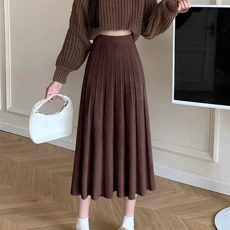 

Knitted hip wrap skirt for women's autumn and winter new mid length high waisted slimming versatile A-line pleated skirt