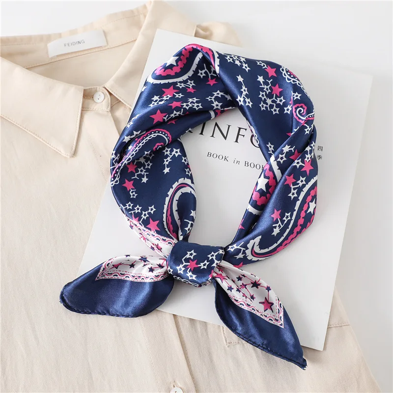 Foulard quadrato di lusso in s - Scarf Silk Square recensione e prezzo