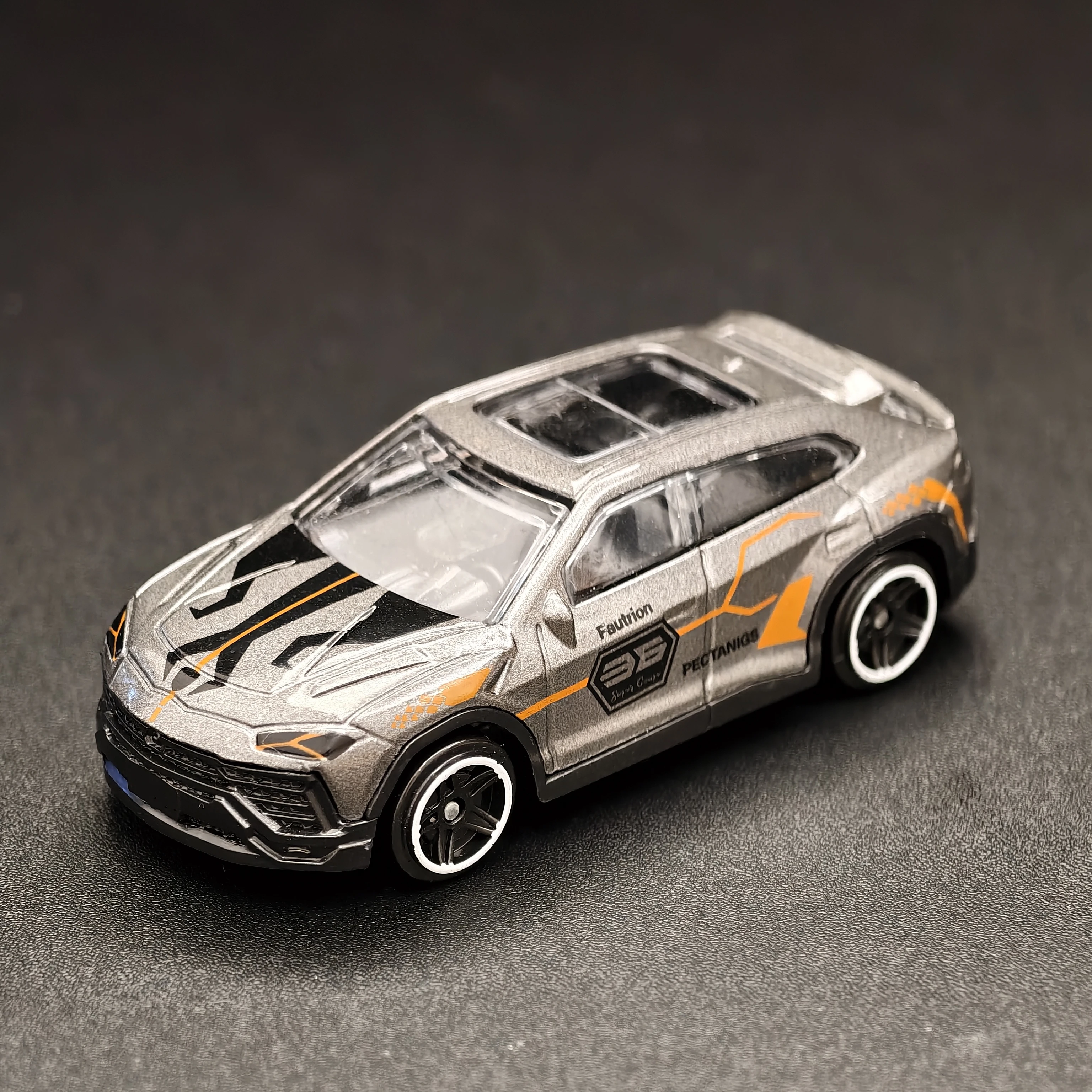 1:64 Scale Urus Off-Road Diecast Car Premium Vehicle Replica Collectible Hobby Toy for Car Enthusiasts Home Shelf Display