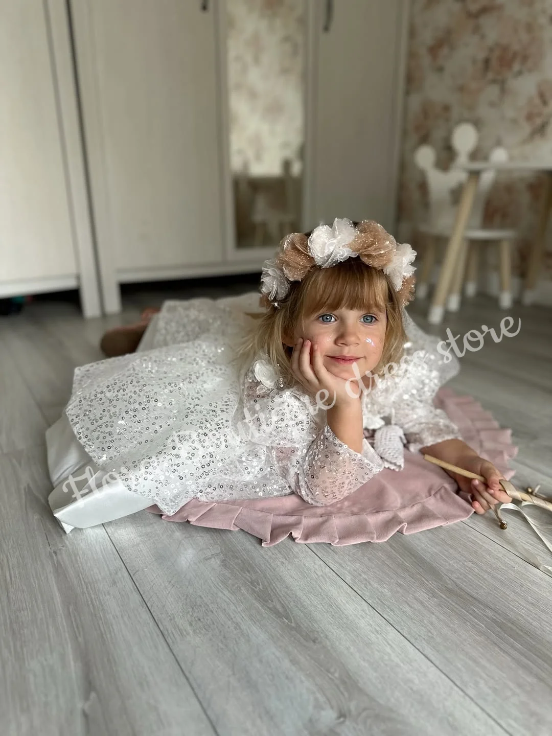 Personalizado mangas compridas elegante inchado lantejoulas fofo vestido da menina de flor para cerimônias de casamento recepções formais desempenho de dança